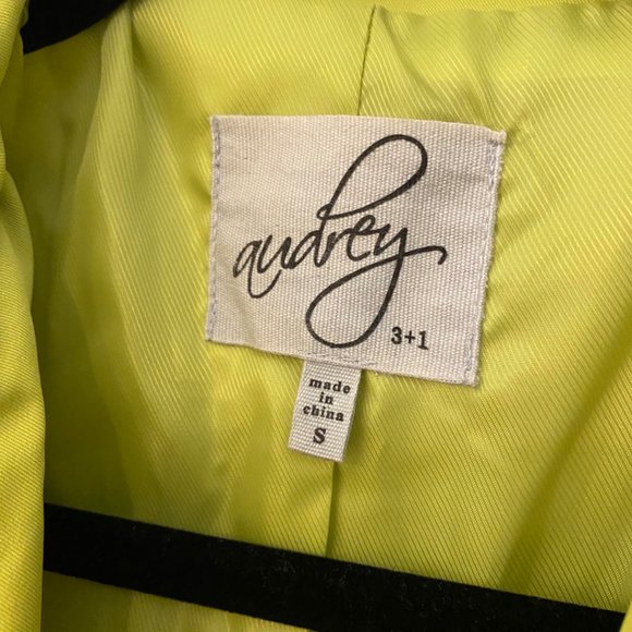 💕sold💕Audrey 3+1 Chartreuse 3/4 Sleeve Blazer Women's Sz Small - Picture 4 of 5